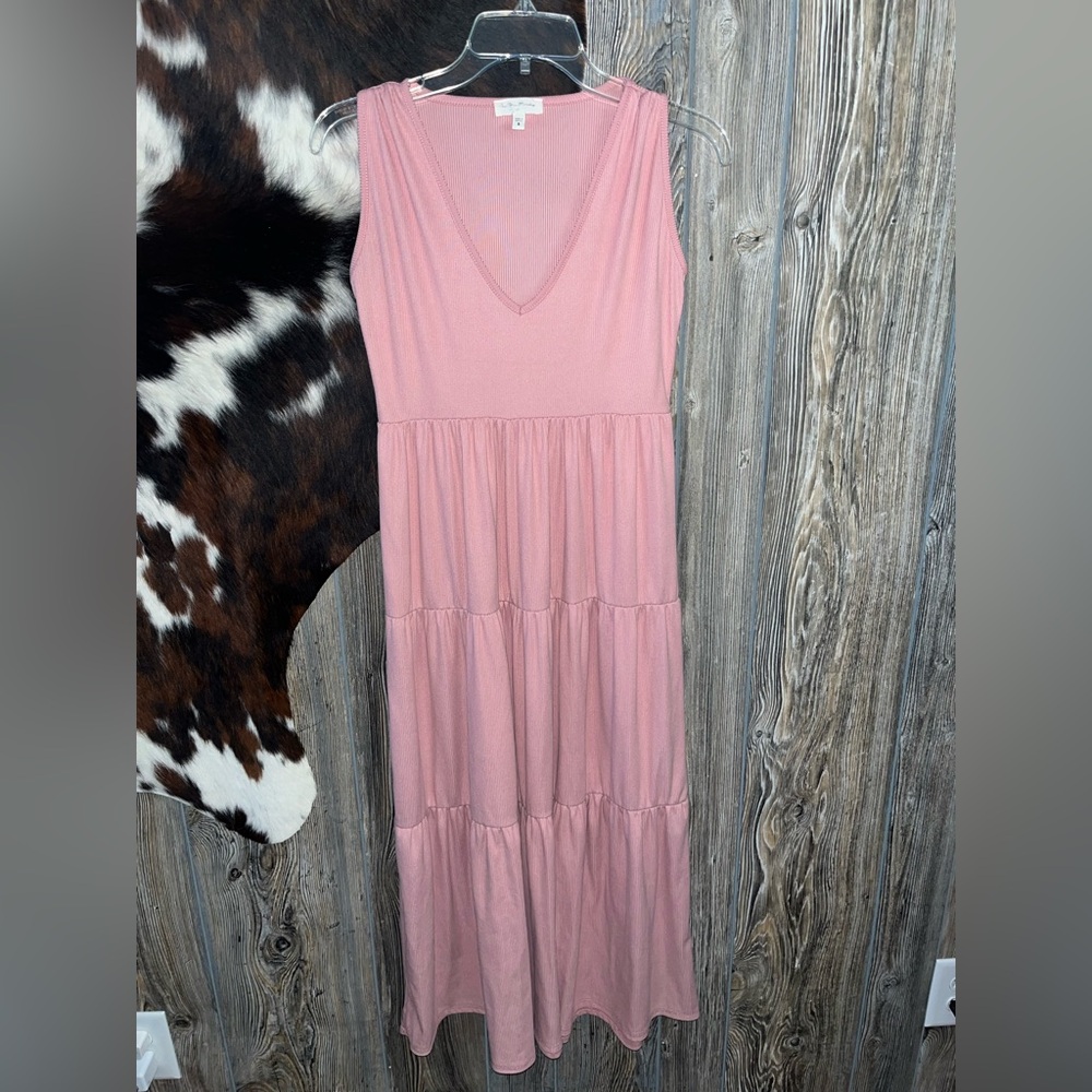 See you Monday size small light pink ribbed knit midi sleeveless dress vneck EUC
